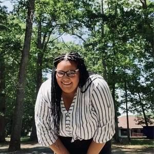 Meet your Posher, Julia